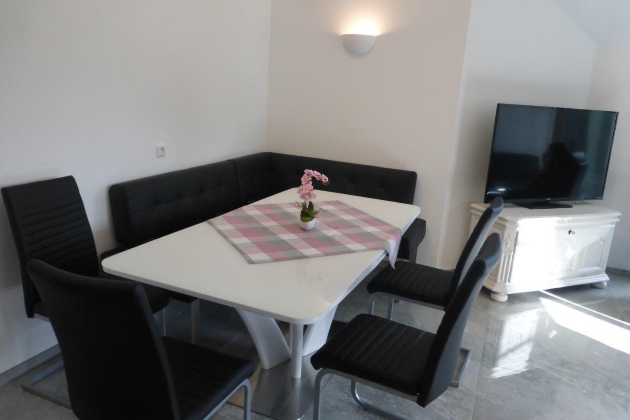 Ferienwohnung Am Groelisbach Roetgen Ngoại thất bức ảnh